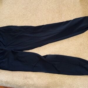 Black Athletic Pants Under Armour (NEVER WORN)